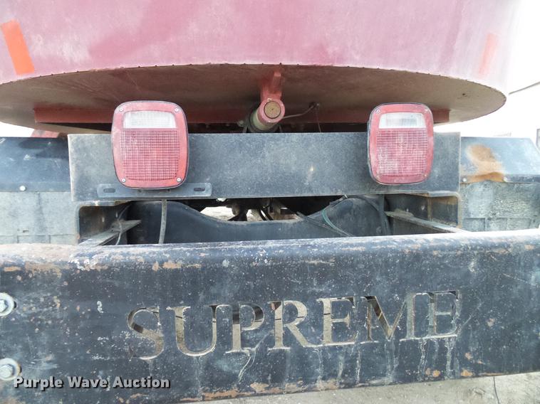 image for item DD5386 1995 Ford L8000 feed mixer truck