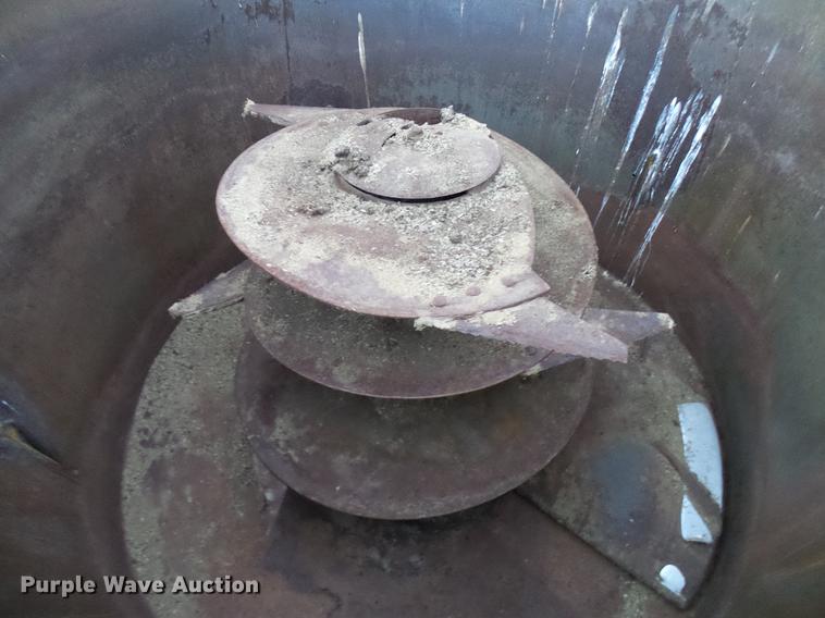 image for item DD5386 1995 Ford L8000 feed mixer truck