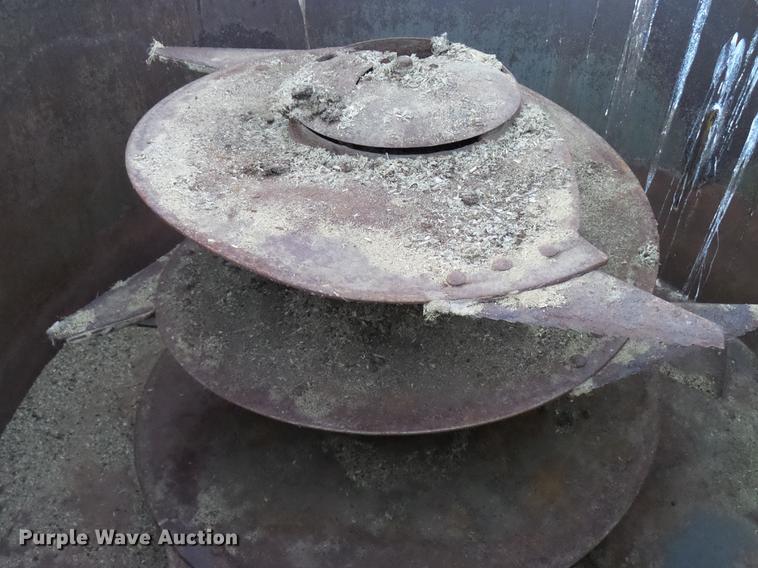 image for item DD5386 1995 Ford L8000 feed mixer truck