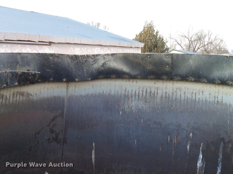 image for item DD5386 1995 Ford L8000 feed mixer truck