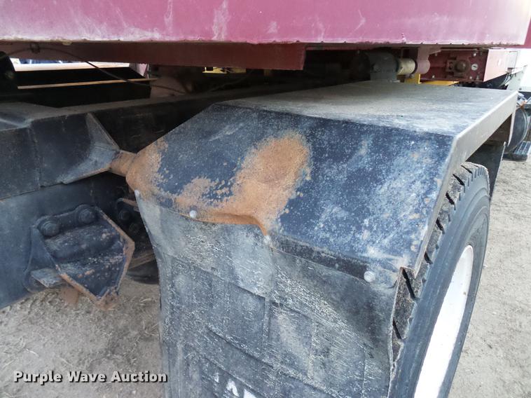 image for item DD5386 1995 Ford L8000 feed mixer truck