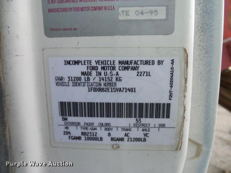 image for item DD5386 1995 Ford L8000 feed mixer truck