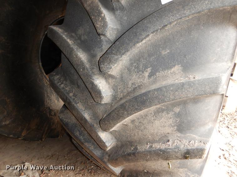 image for item DE0146 (2) Goodyear Optitrac 900/75R32 tires