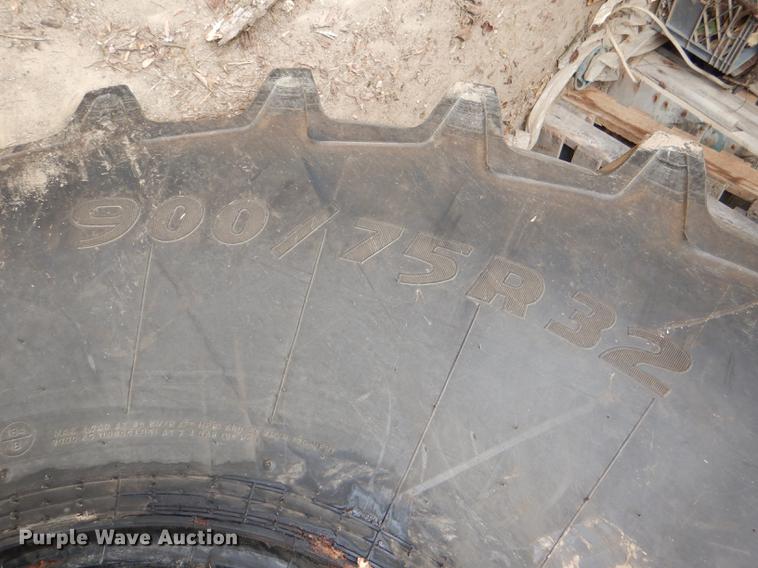 image for item DE0146 (2) Goodyear Optitrac 900/75R32 tires