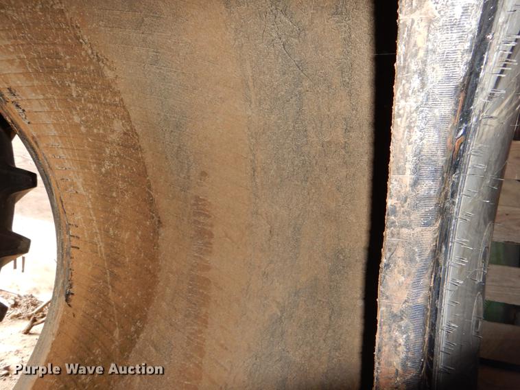 image for item DE0146 (2) Goodyear Optitrac 900/75R32 tires