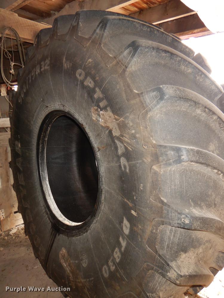 image for item DE0146 (2) Goodyear Optitrac 900/75R32 tires