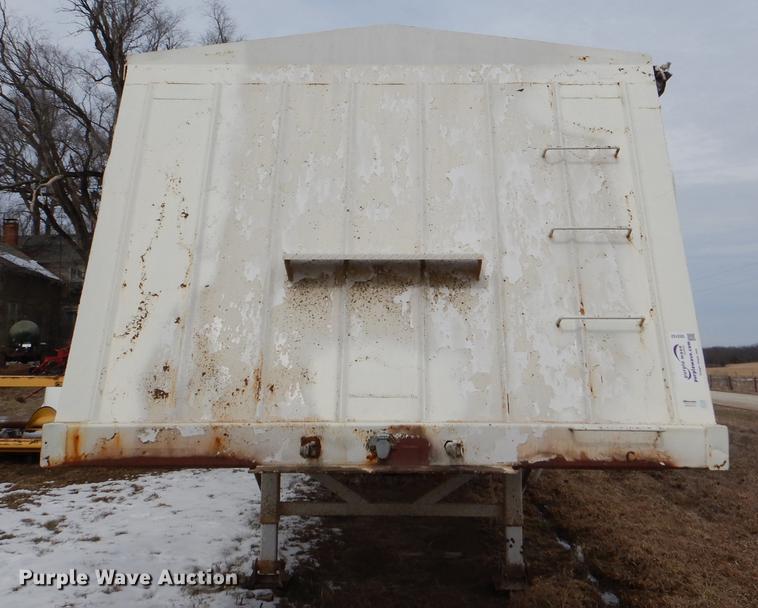 image for item DE0152 1996 White double hopper bottom grain trailer