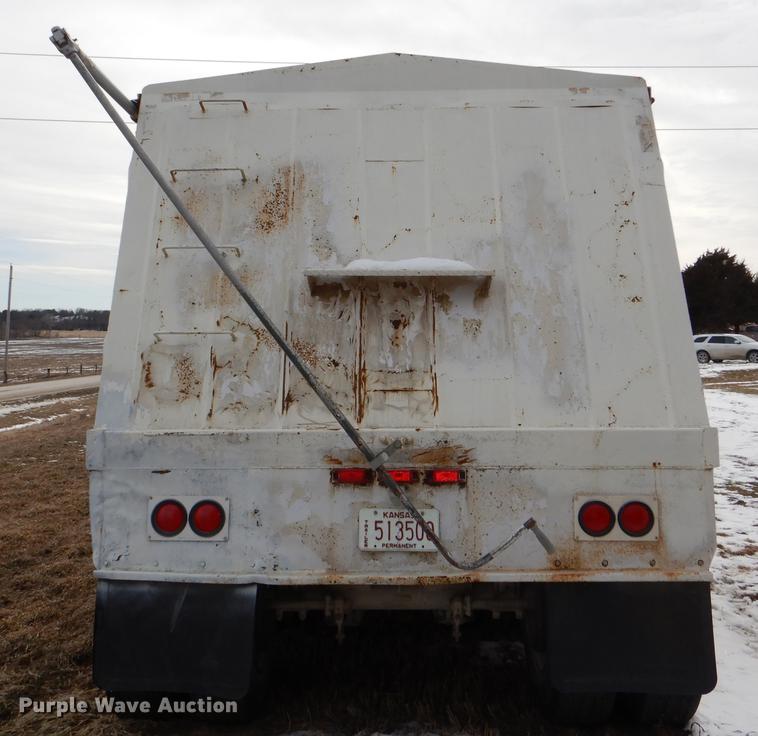 image for item DE0152 1996 White double hopper bottom grain trailer