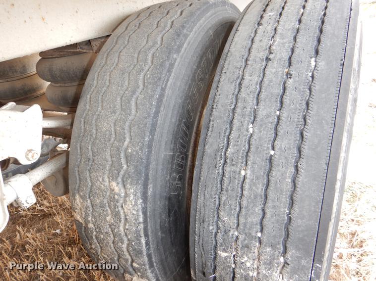 image for item DE0152 1996 White double hopper bottom grain trailer