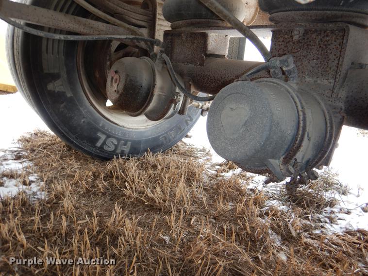 image for item DE0152 1996 White double hopper bottom grain trailer