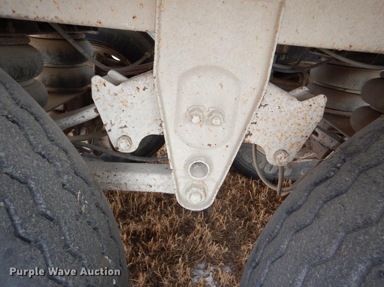 image for item DE0152 1996 White double hopper bottom grain trailer