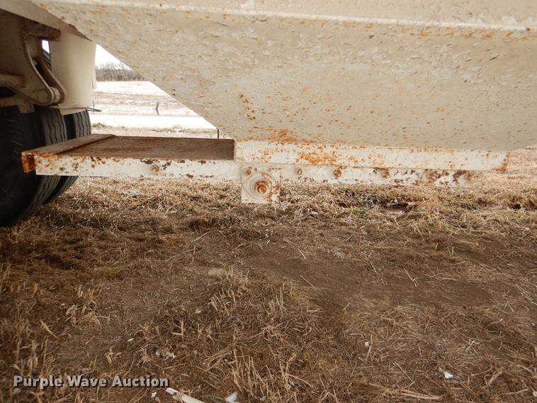 image for item DE0152 1996 White double hopper bottom grain trailer