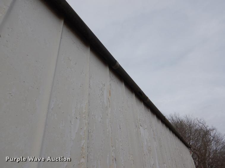 image for item DE0152 1996 White double hopper bottom grain trailer