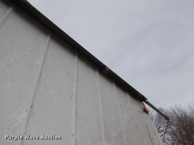 image for item DE0152 1996 White double hopper bottom grain trailer