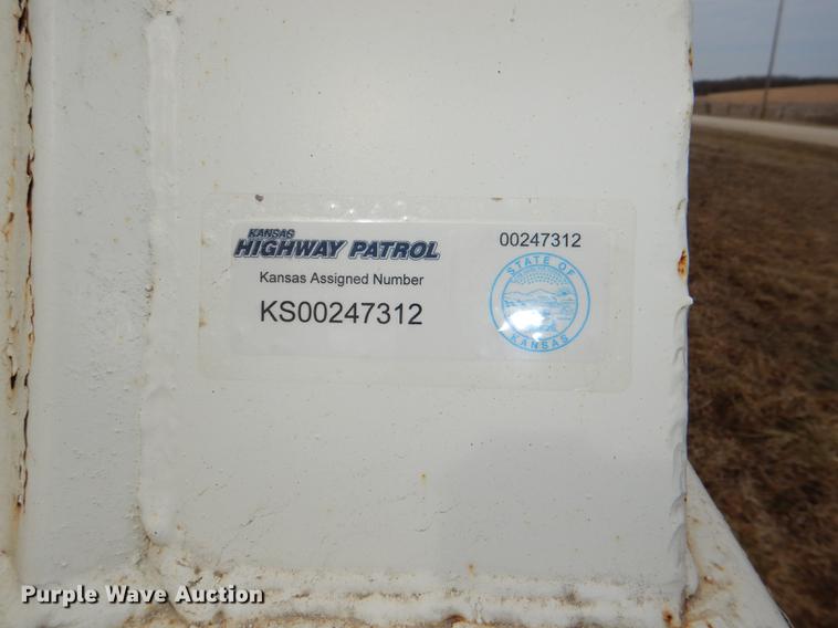 image for item DE0152 1996 White double hopper bottom grain trailer