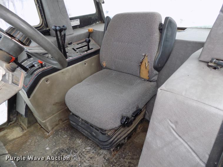 image for item DE7614 1987 Case IH 3594 MFWD tractor