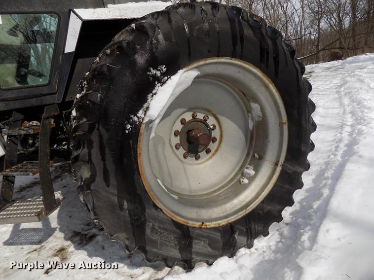 image for item DE7614 1987 Case IH 3594 MFWD tractor