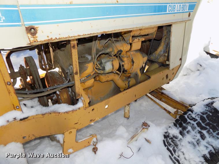 image for item DE7618 1969 International 154 Cub Lo-Boy tractor