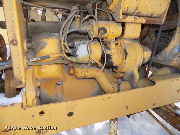 image for item DE7618 1969 International 154 Cub Lo-Boy tractor