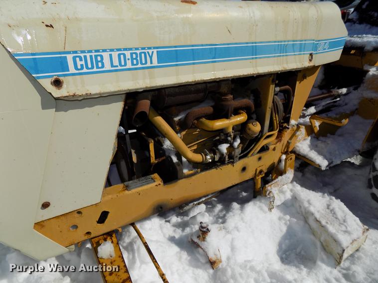 image for item DE7618 1969 International 154 Cub Lo-Boy tractor