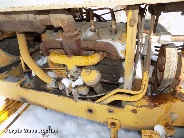 image for item DE7618 1969 International 154 Cub Lo-Boy tractor