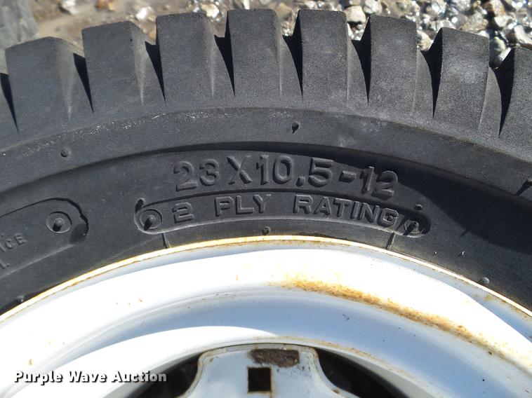 image for item DE7618 1969 International 154 Cub Lo-Boy tractor