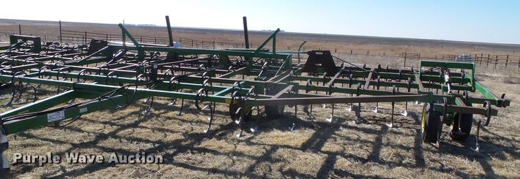 image for item DF2970 John Deere 960 field cultivator