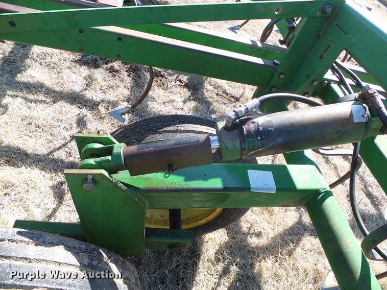 image for item DF2970 John Deere 960 field cultivator