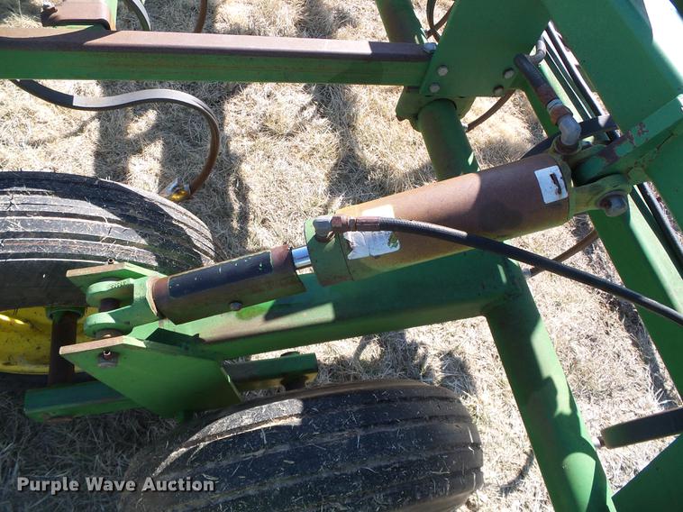 image for item DF2970 John Deere 960 field cultivator