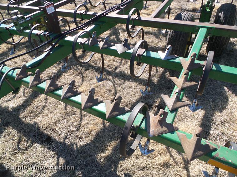 image for item DF2970 John Deere 960 field cultivator