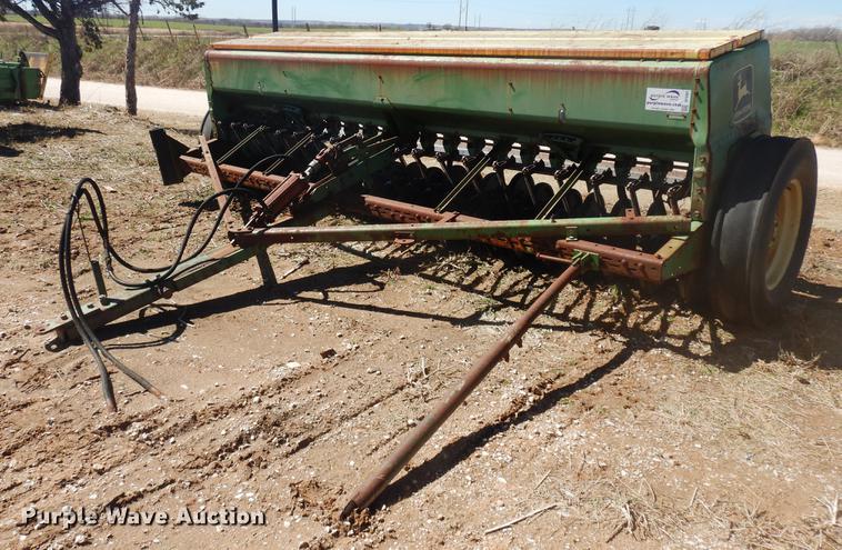 image for item DF4361 John Deere 8300 grain drill