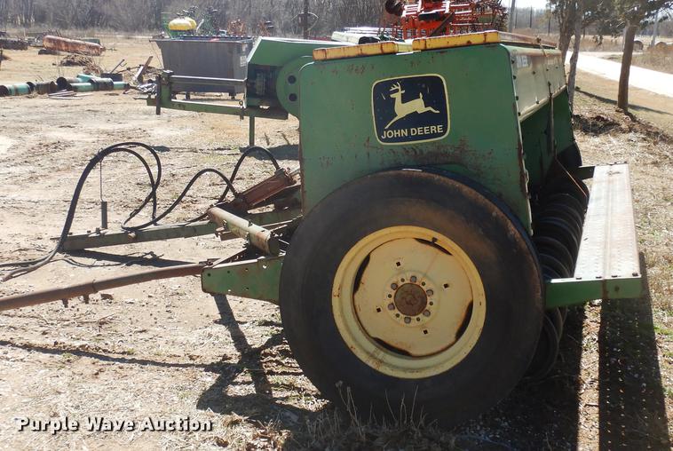 image for item DF4361 John Deere 8300 grain drill