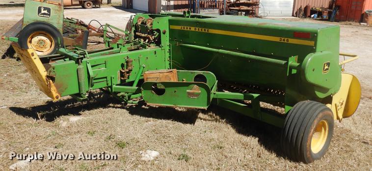 image for item DF4362 John Deere 346 small square baler