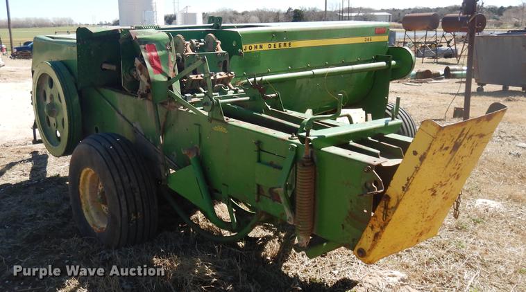 image for item DF4362 John Deere 346 small square baler