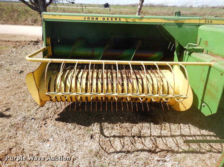 image for item DF4362 John Deere 346 small square baler