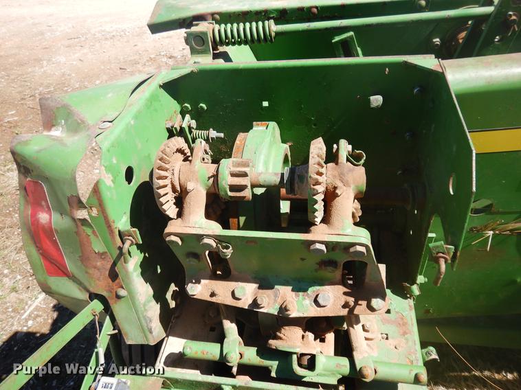 image for item DF4362 John Deere 346 small square baler
