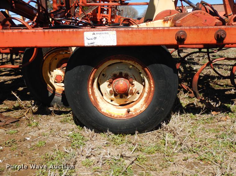 image for item DF4364 Krause 4100 field cultivator