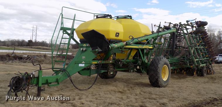 image for item DF4370 John Deere 730 air seeder