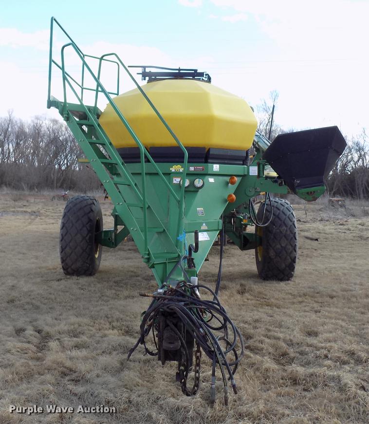 image for item DF4370 John Deere 730 air seeder