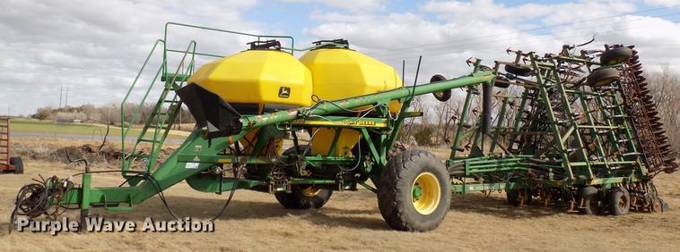 image for item DF4370 John Deere 730 air seeder