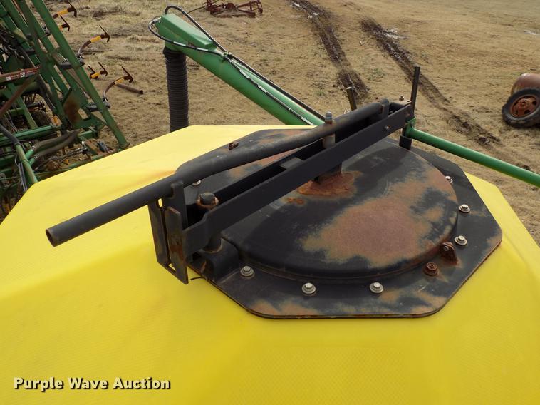 image for item DF4370 John Deere 730 air seeder