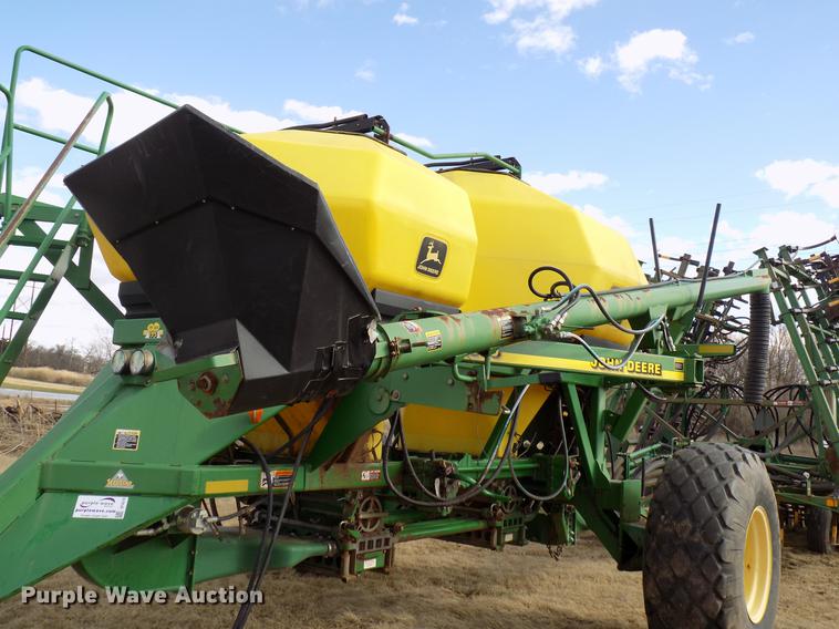 image for item DF4370 John Deere 730 air seeder