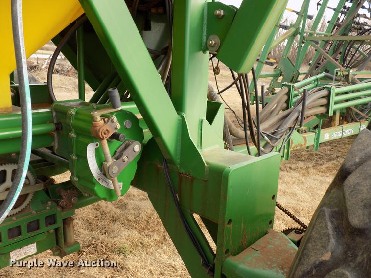 image for item DF4370 John Deere 730 air seeder