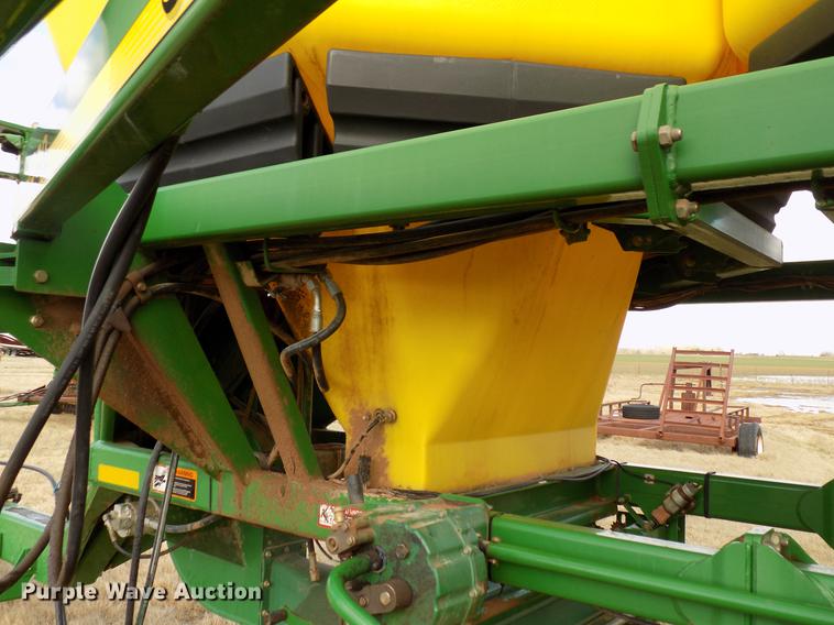image for item DF4370 John Deere 730 air seeder