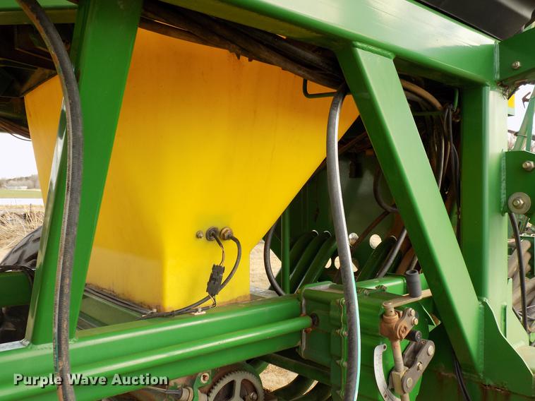 image for item DF4370 John Deere 730 air seeder