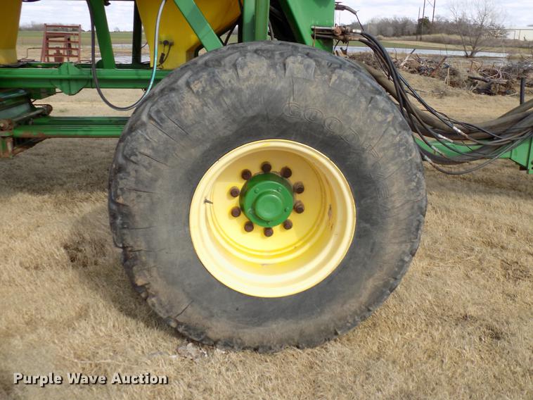 image for item DF4370 John Deere 730 air seeder