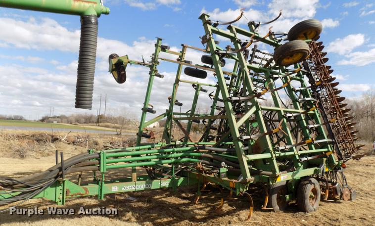 image for item DF4370 John Deere 730 air seeder