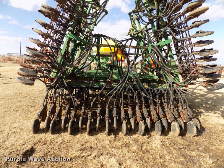 image for item DF4370 John Deere 730 air seeder