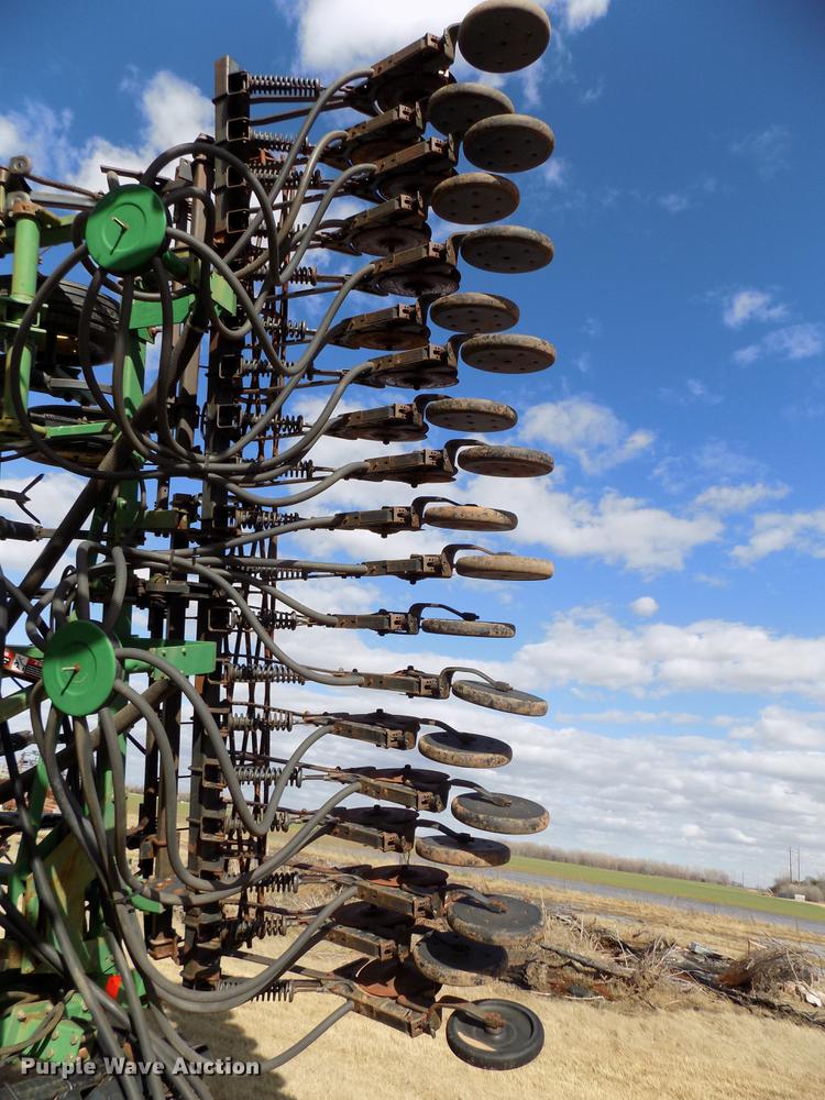 image for item DF4370 John Deere 730 air seeder
