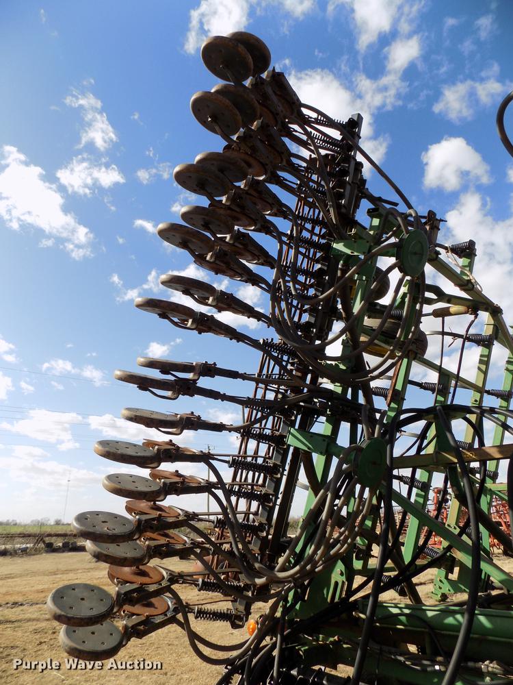 image for item DF4370 John Deere 730 air seeder